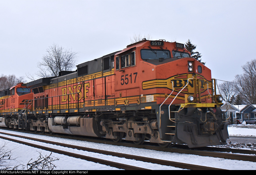 BNSF 5517 Pusher